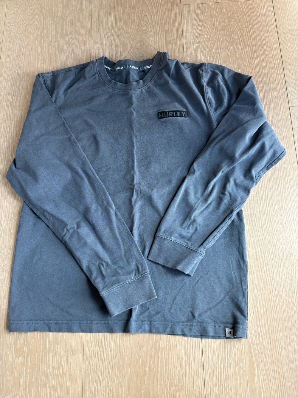 Hurley Men’s Long Sleeve Crew Tee — Charcoal